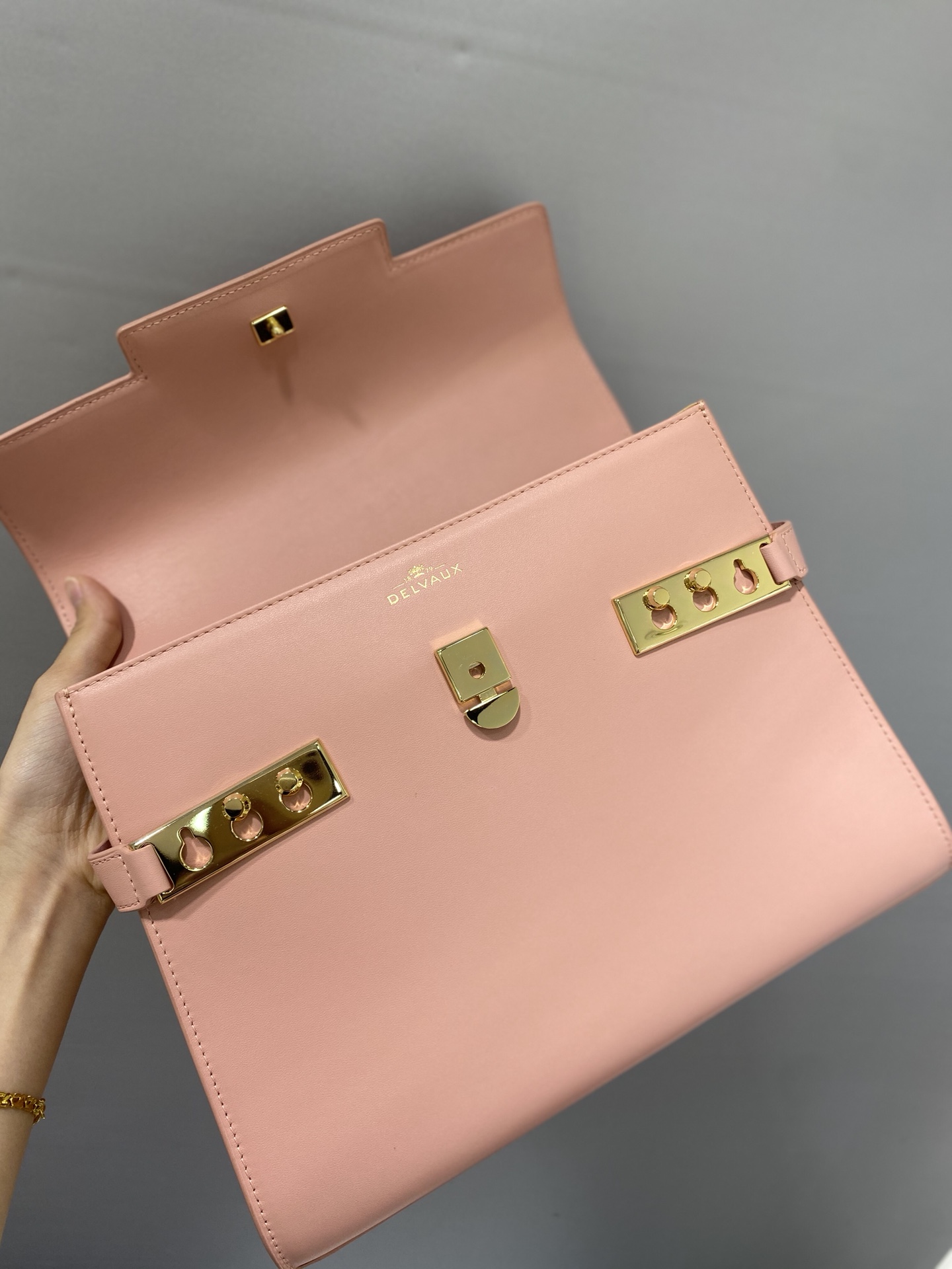 델보 톰페트 MM 샤리오뜨백